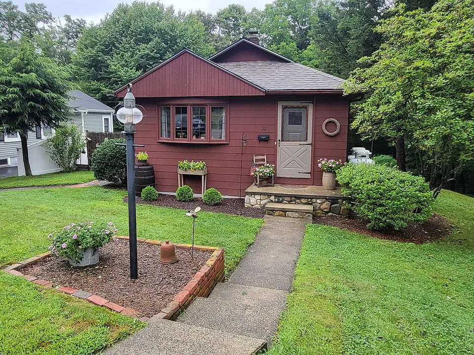 22 Hill St