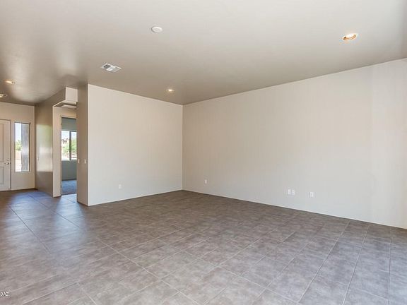 5th image of 516 E Placita Boton