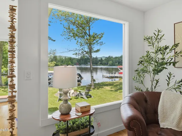 595 Lakeway Dr, Pittsfield, MA 01201