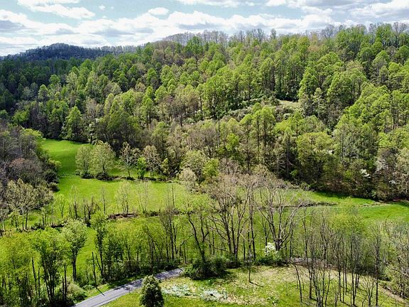 3rd image of 5601 Clover Fork Rd