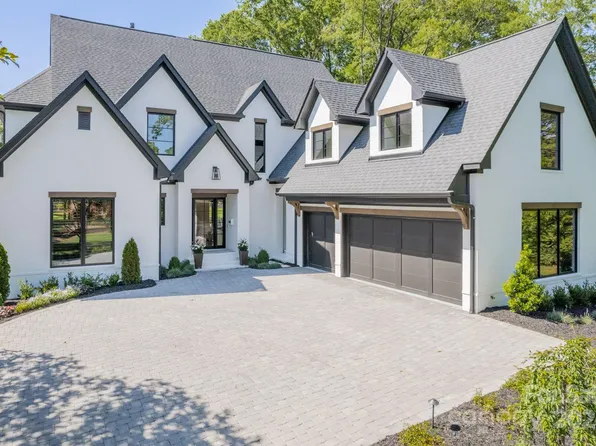 1810 Shoreham Dr, Charlotte, NC 28211