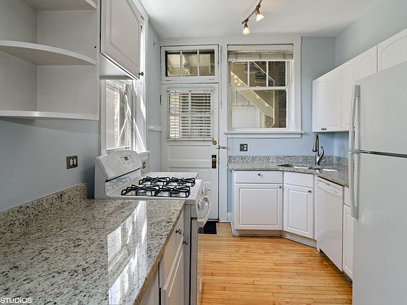 4th image of 210 N Oak Park Ave #1F
