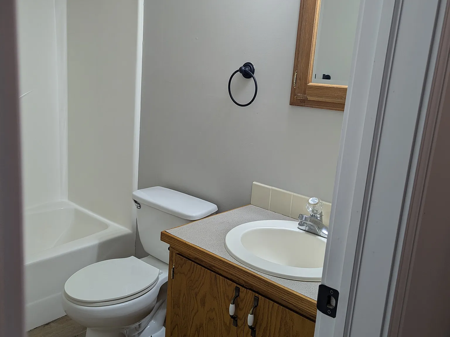 2 bed, 1.5 bath, 1020 sqft, $800 — Photo 2
