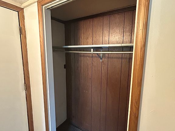 3rd image of 17 Becker St