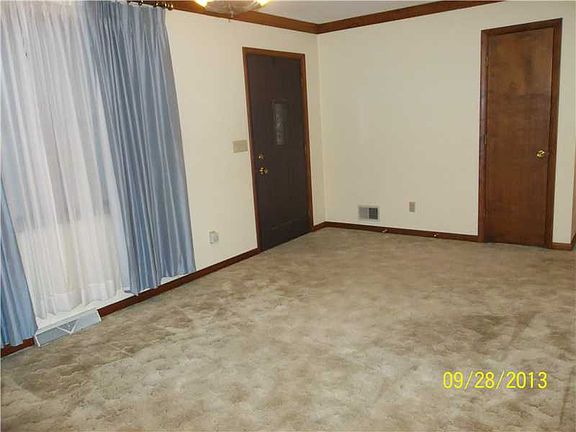 3rd image of 9 Dartmouth Dr