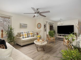 37 Amberly Dr UNIT J, Manalapan, NJ 07726