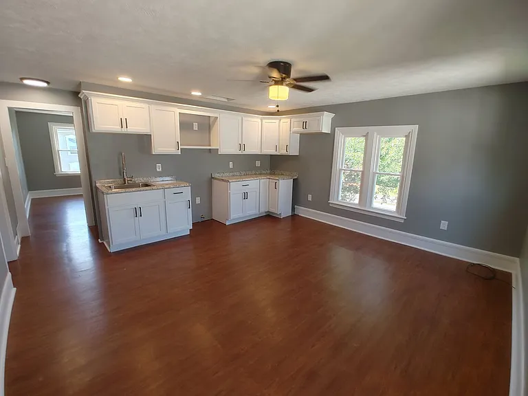 1101 S Main Street — Photo 6