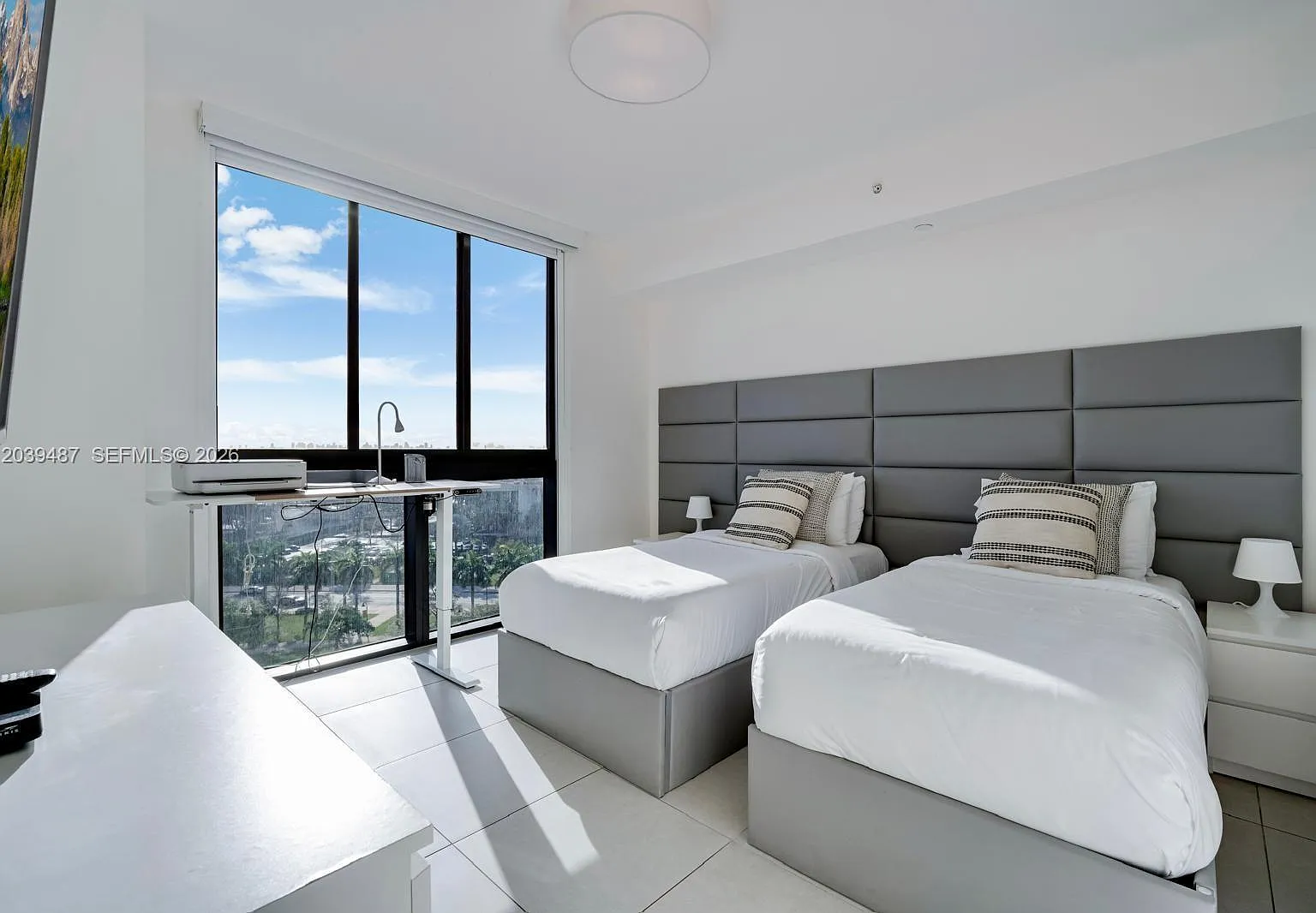 5350 Park Condo — Photo 4