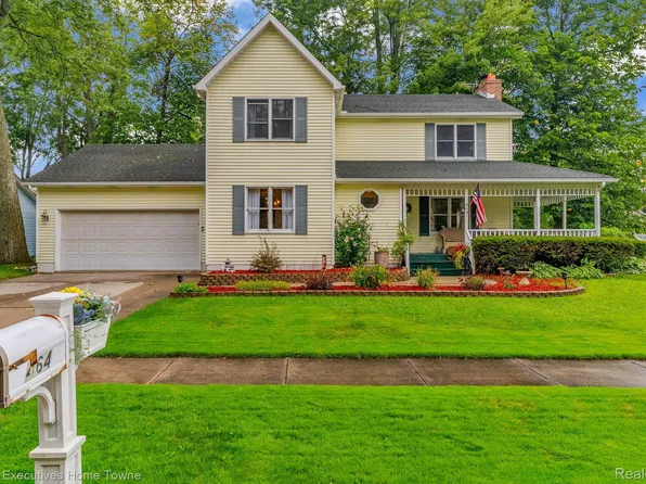 464 Central St, Marysville, MI 48040