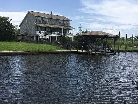 3rd image of 130 Northshore Cir