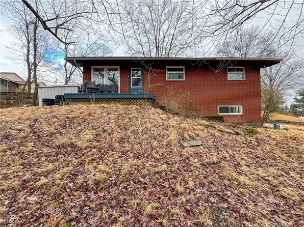 79 Woodcliff Dr, Washington, WV 26181