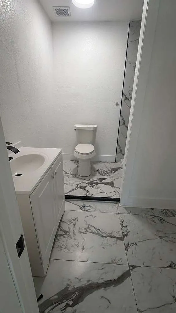 Beautiful Home In Houston. Move In Ready!. — Photo 4