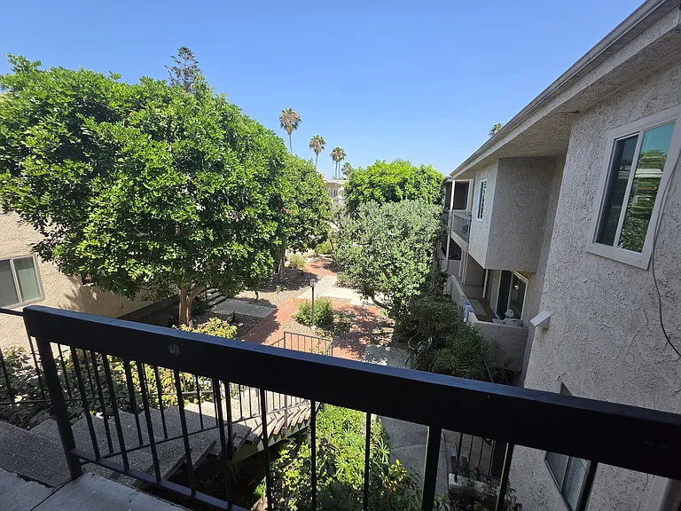 5055 Coldwater Canyon Ave #213 — Photo 33