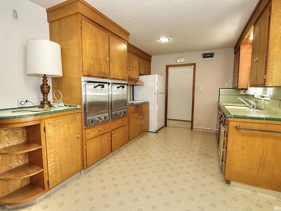 5th image of 5615 Lonsdale Dr
