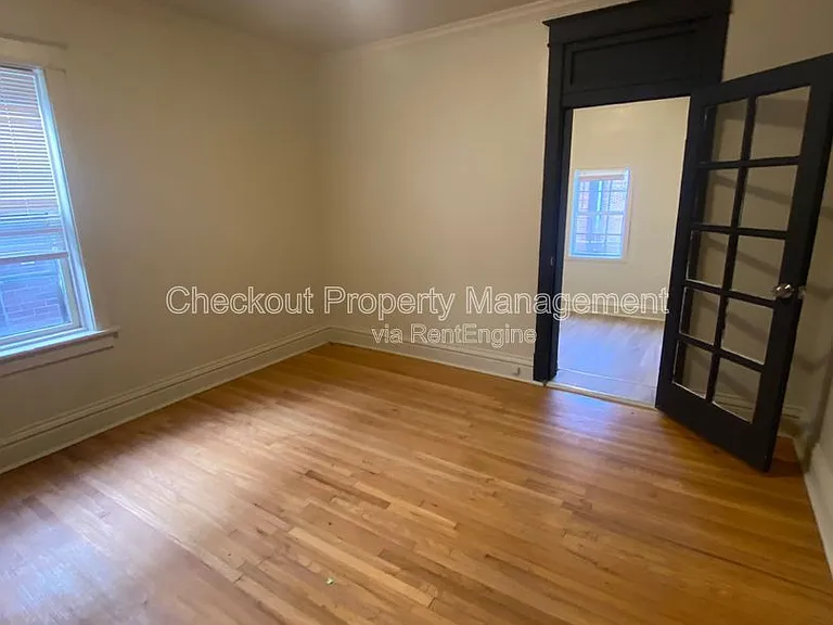 2035 Maury Ave — Photo 9