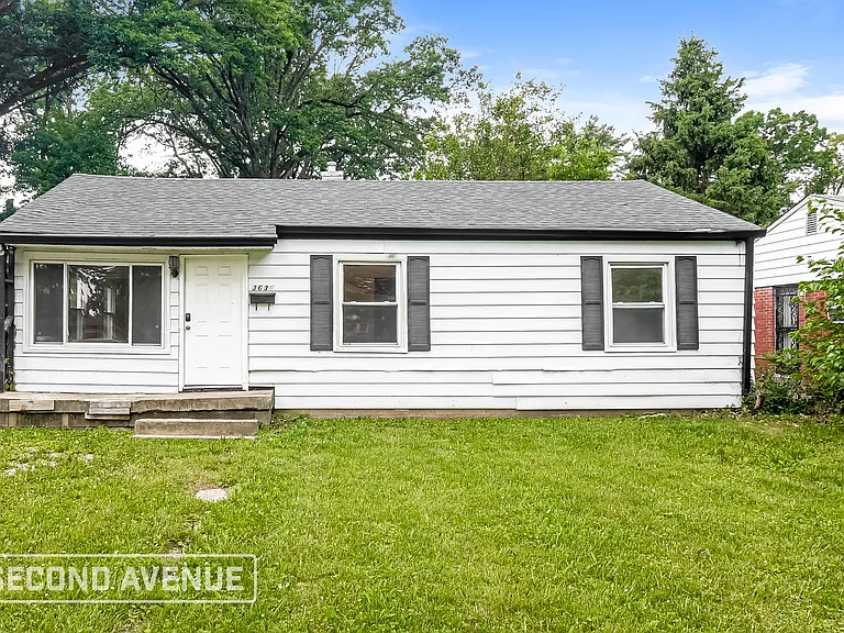 3636 N Whittier Pl — Photo 1