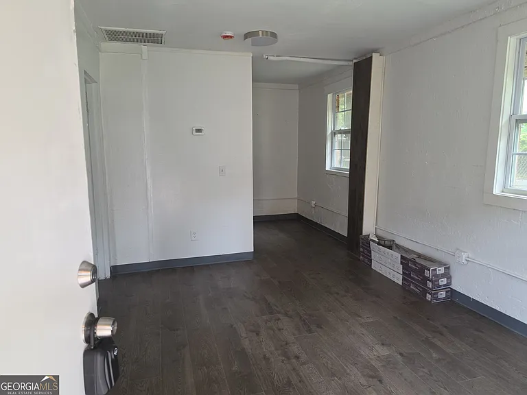 1148 Booker Ave SW — Photo 4