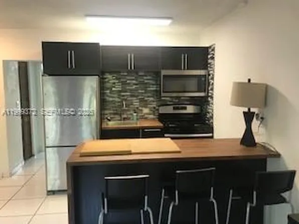 323 Washington Ave APT 4, Miami Beach, FL 33139