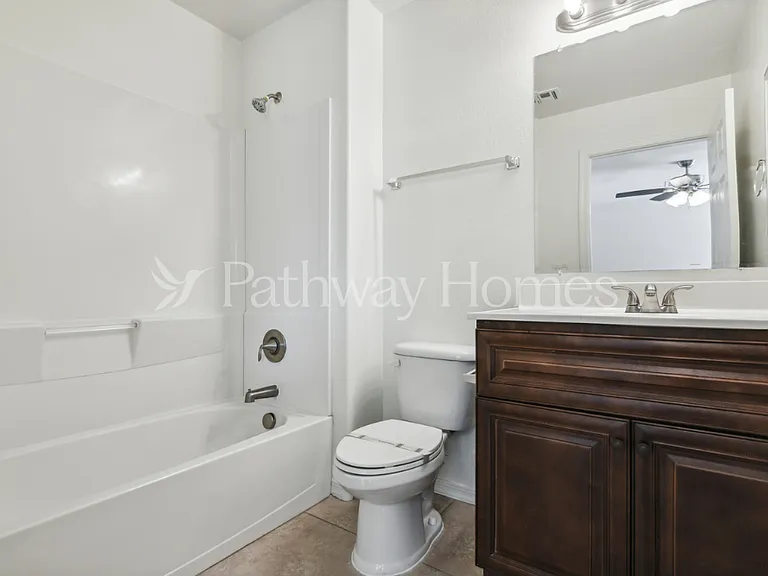 207 W Latona Rd — Photo 13