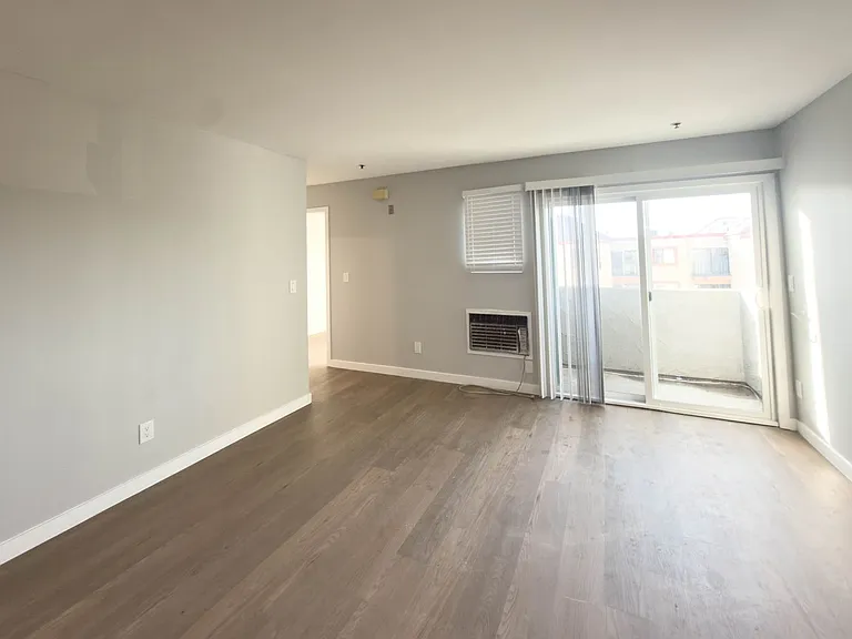 1400 Venice Blvd.- Modern Living in the Heart of Venice Renovated 2 Bedroom Units — Photo 7