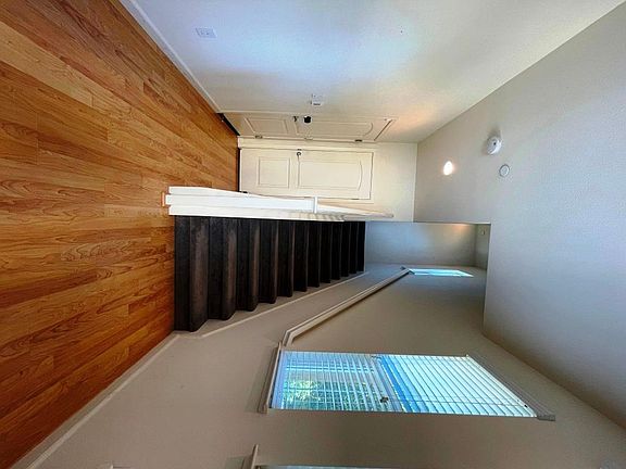 5th image of 675 Celadon Cir