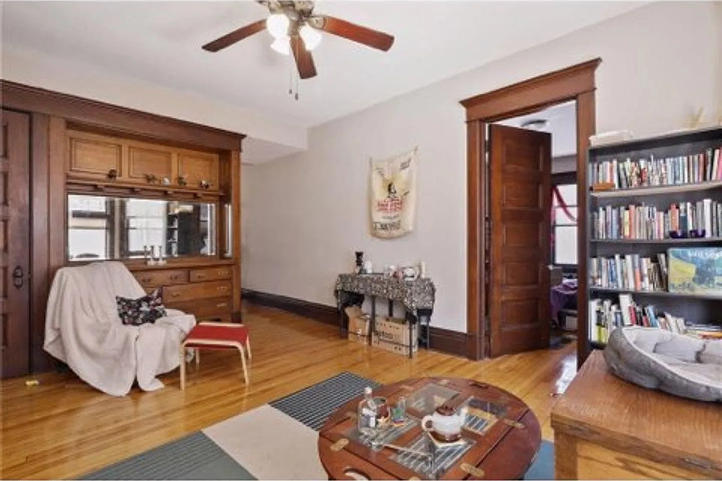 1862 Roblyn Avenue — Photo 3