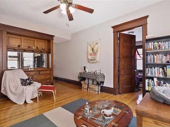 3rd image of 1862 Roblyn Ave APT 2