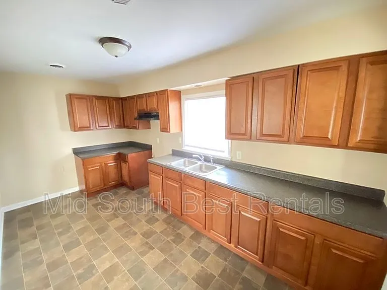 5396 Lochinvar Rd — Photo 5