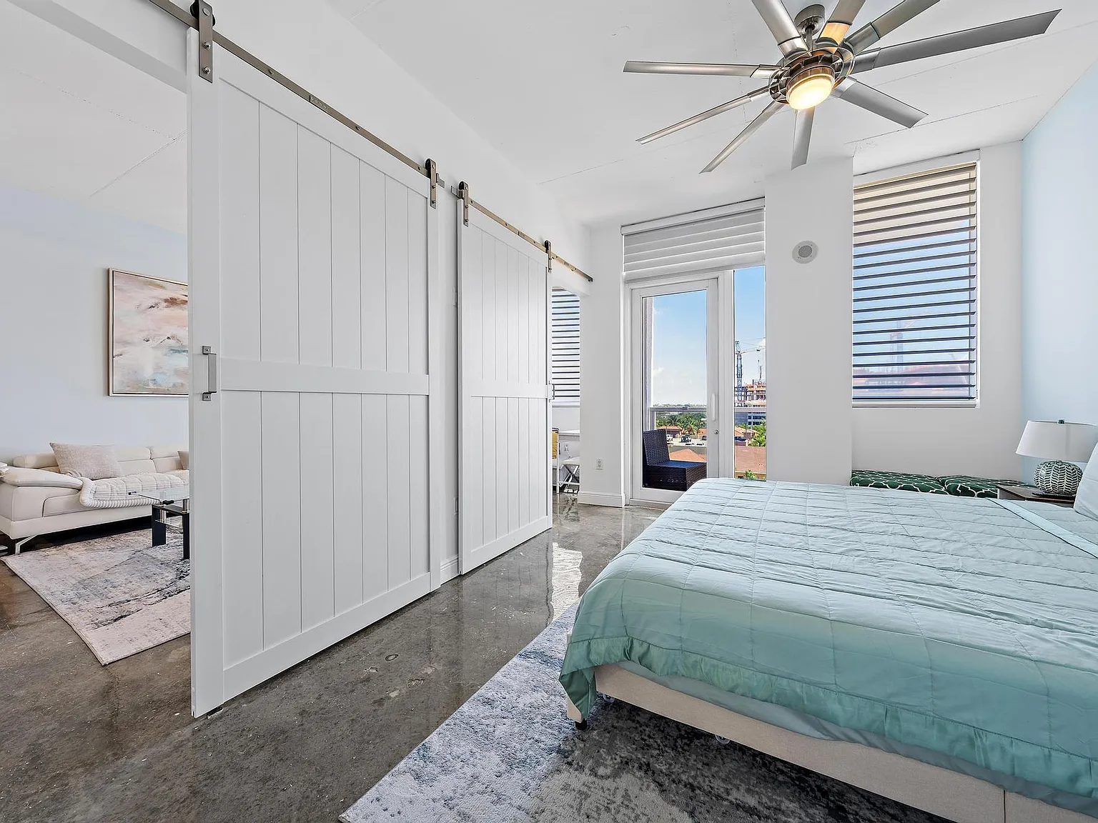 1 bed, 1.0 bath, 803 sqft, $3,000 — Photo 2