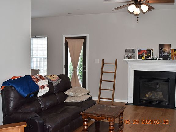 4th image of 217 Cline Falls Dr
