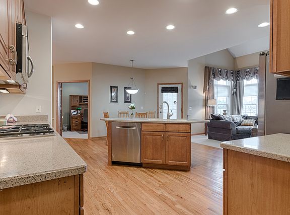 3rd image of 11911 S Winterberry Ln
