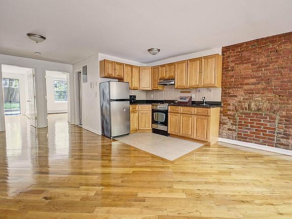 3rd image of 97 Clinton Ave APT 1