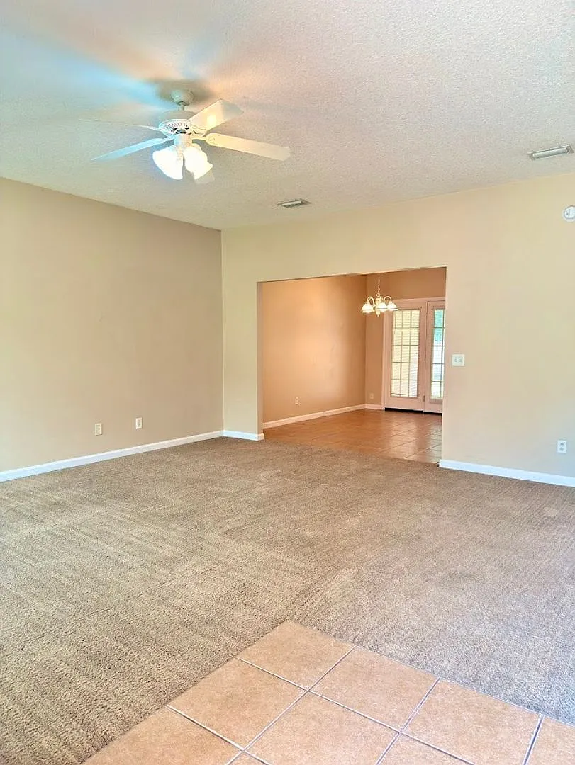 123 Magnolia Court — Photo 2