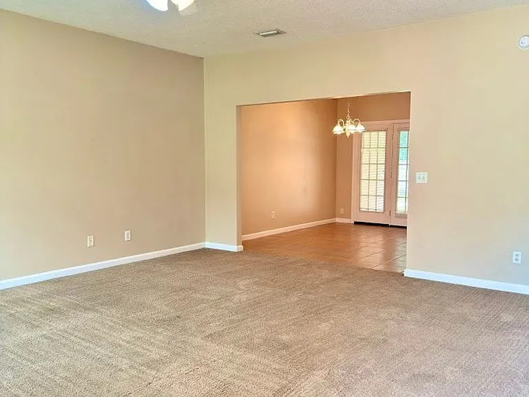 123 Magnolia Ct — Photo 2