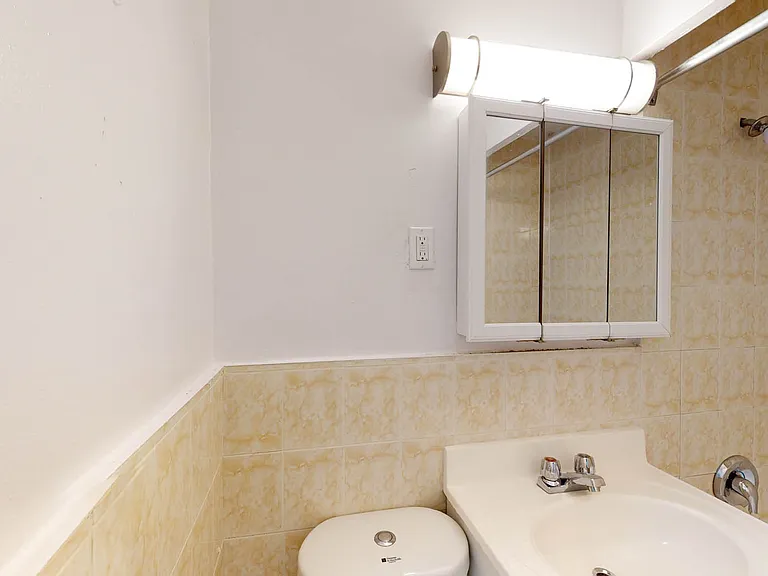 2255 Victoria Park Ave — Photo 9