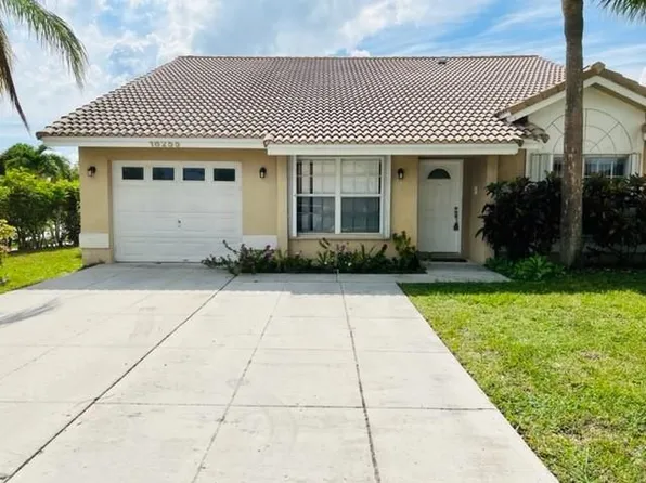 18255 Blue Lake Way, Boca Raton, FL 33498