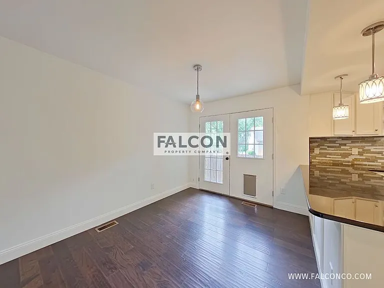 673 Shooks Ln — Photo 7