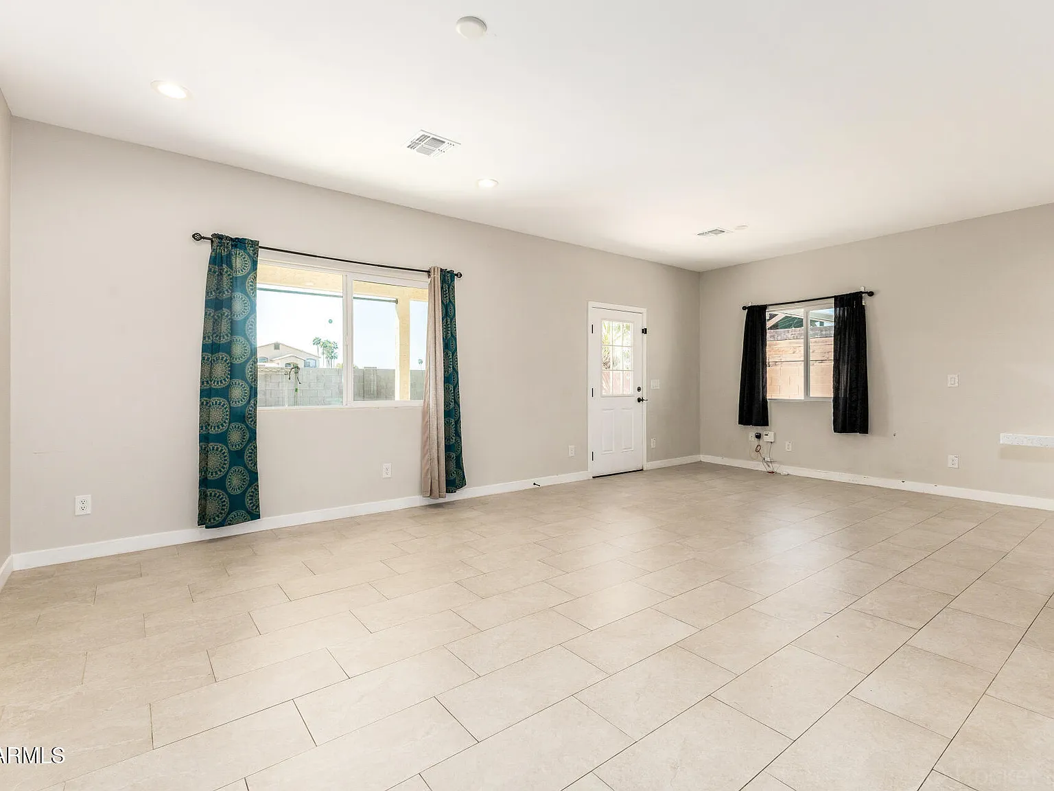 4 bed, 2.0 bath, 1409 sqft, $2,000 — Photo 4
