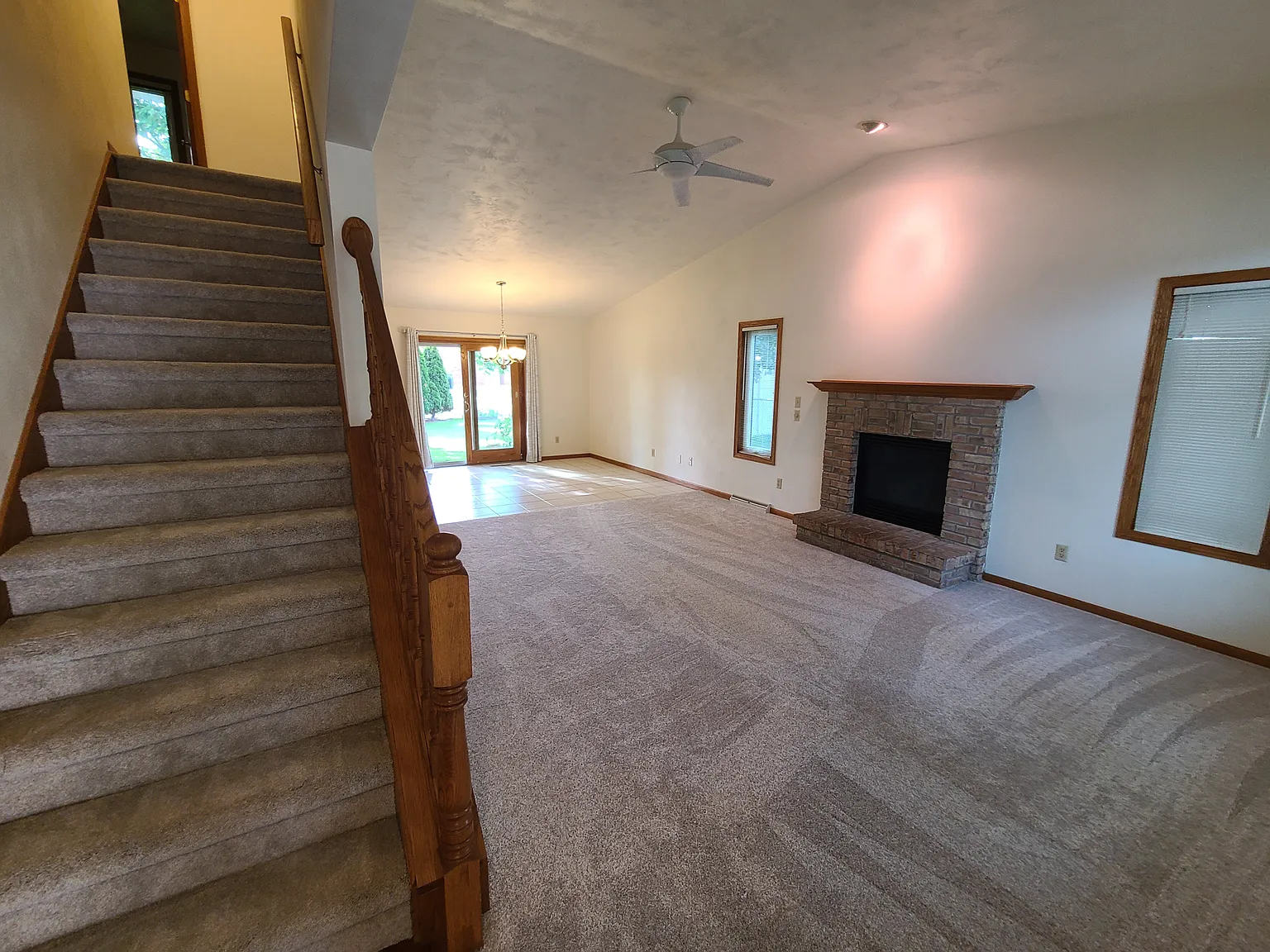 3 bed, 1955 sqft, $1,850 — Photo 4