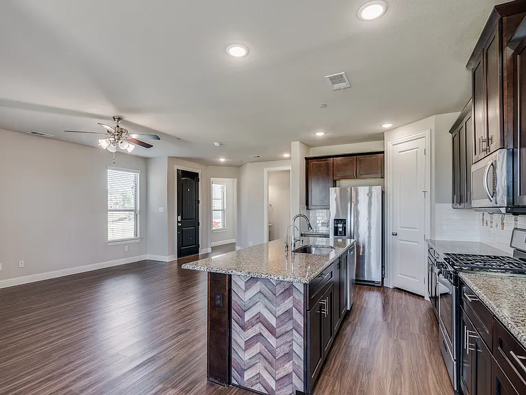 4533 Titus Cir — Photo 8