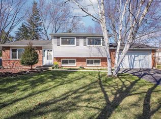 2429 Waupaca Ct, Naperville, IL 60564
