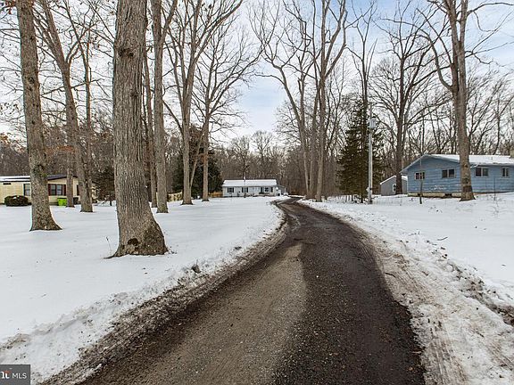 2nd image of 902 Vandyke Greenspring Rd