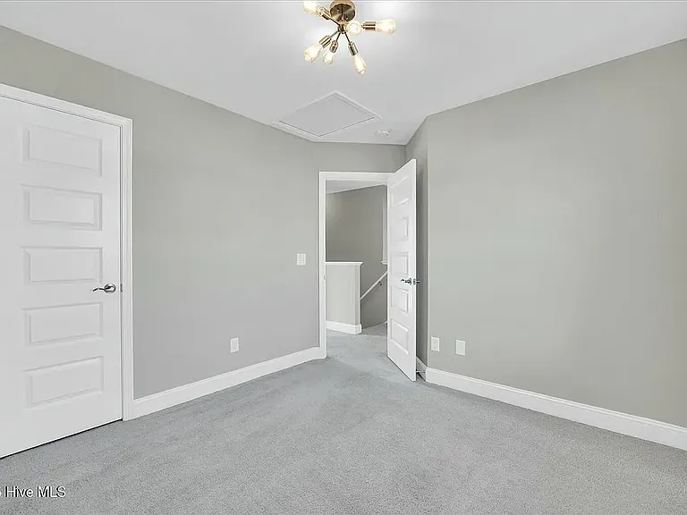 1319 Teddy Rd — Photo 18