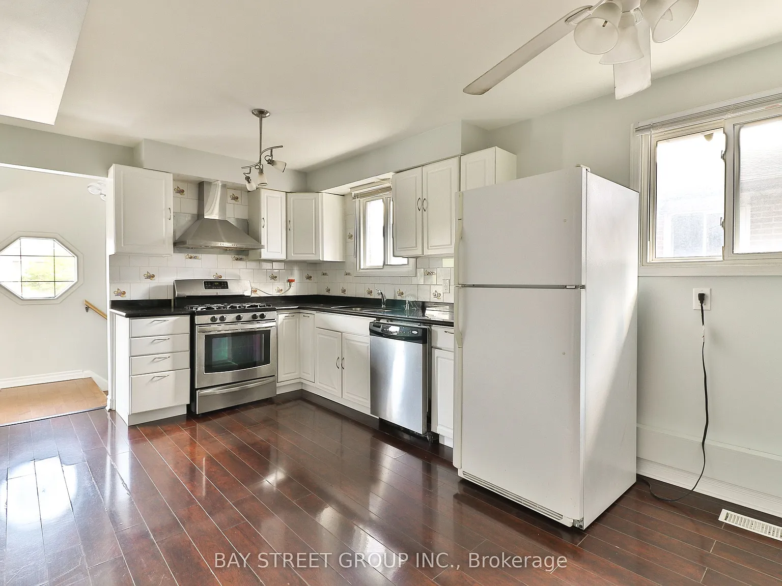 3 bed, $2,900 — Photo 4