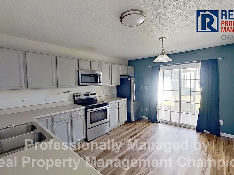 1002 Banister Loop — Photo 7