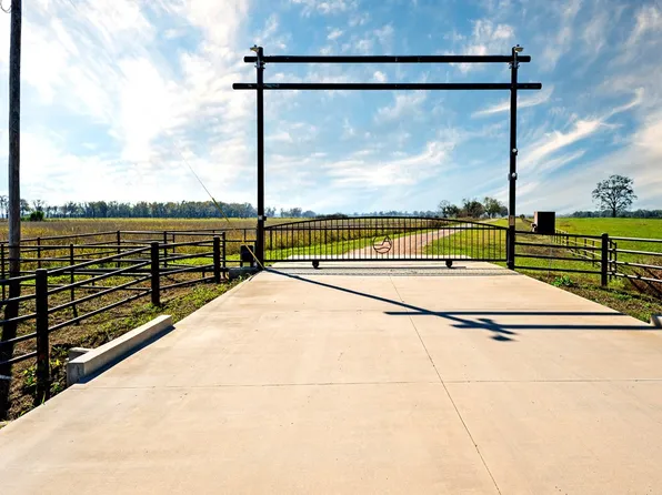 103 Hyde Lake Rd, Bennington, OK 74723