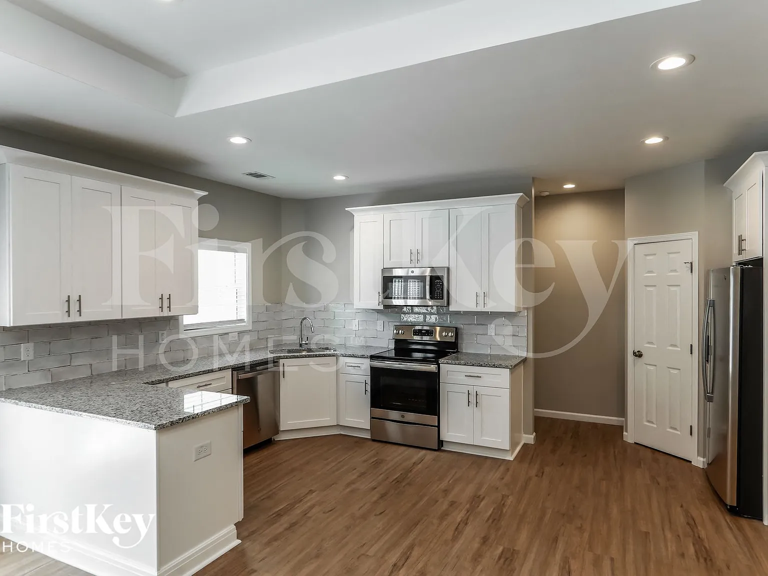 3 bed, 2.0 bath, 1465 sqft, $2,210 — Photo 3
