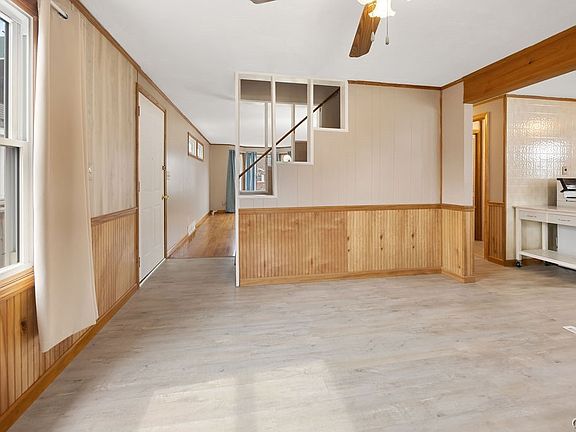 5th image of 352 Roxford Rd N