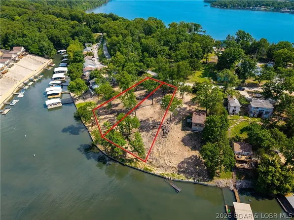 3R Shawnee Rd, Sunrise Beach, MO 65079