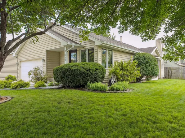 230 Southview Dr, Waukee, IA 50263
